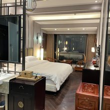 迎晖阁精品客栈(凤凰古城景区虹桥店)