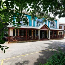安宁人味梓巢酒店