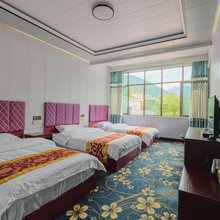 官鹅沟聚朋山庄(官鹅沟景区店)