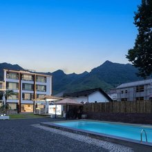花筑·雨果山隐 | 泳池庭院·观景度假美宿(月亮湾景区店)
