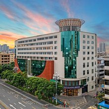 麗枫酒店(昆明万象城拓东体育馆地铁站店)