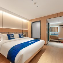 轻住酒店(青岛台东步行街营口路店)