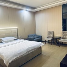 时新·紫薇酒店(巴中棠湖外语实验学校店)
