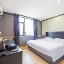 环铂酒店(北京环球度假区万盛东地铁站店)