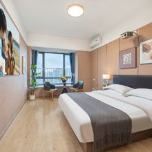 威尼斯精品民宿(重庆光环购物公园重光地铁站店)