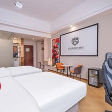 电浣熊电竞酒店(广州新白云国际机场店)
