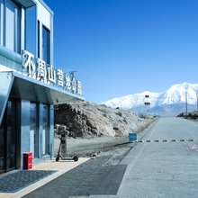 喀拉库勒湖不周山营地