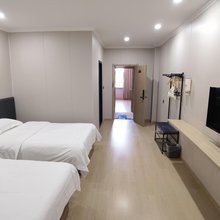 布尔津津汇商务酒店(俄罗斯风情街店)