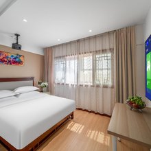 南通樱花臻邸酒店(濠河风景区金飞达广场店)