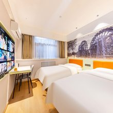 小吉自助酒店(兰州中山桥西关地铁站店)