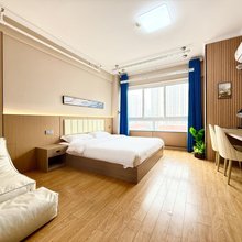 蔚澜商务公寓(宝能环球汇店)