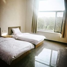 卓资苍禾酒店