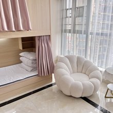 悦居·女生青年旅社(东盟商务区地铁站店)