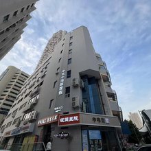 极简里院公寓(青岛火车站栈桥店)