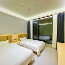 百里杜鹃和耀民宿