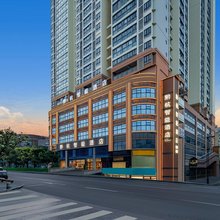黔杭智能酒店(咸丰皇城广场店)