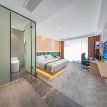 鲸栖电竞酒店(重庆金科中华坊幸福广场地铁站店)