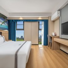 雅枫酒店(武汉客厅极地海洋世界店)
