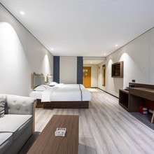 溪悦酒店(常熟世贸活力城星光天地店)