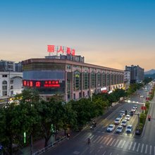 丽人酒店(玫瑰湖金晖车站店)