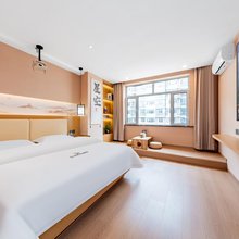 半山半城·设计师民宿(呼和浩特茂业摩尔城东影路地铁站店)