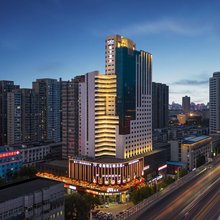 希予酒店(郑州陇海西路地铁站探十里购物中心店)