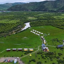 红原云水柳岸草原自驾野奢酒店