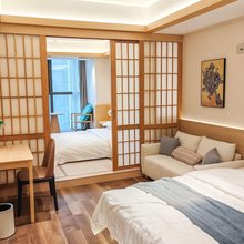 大连樱咖民宿(长兴里小吃街联合路地铁站店)