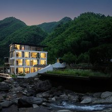 山涧·步栖|下楼即溪·180°天然河畔溯溪观景亲子度假设计师美宿