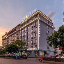 途客环球酒店(平阳鳌江明珠广场店)