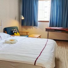 彩虹公寓(武汉中南路店)