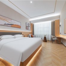 昭苏豪美智选酒店(昭苏县美食街天马国际旅游文化广场店)
