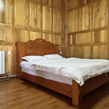 浪它梅朵·观山望湖居(纳帕海依拉草原店)