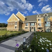 喀纳斯山野悠然轻奢民宿