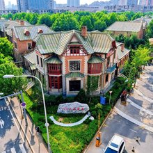 1896花园酒店(大连火车站中山广场店)