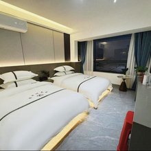 伴云涧民宿(张家界西站店)