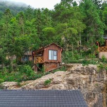 鹤峰雕崖农家小院