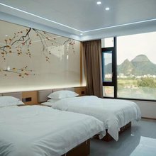 伴桥映月酒店(阳朔遇龙河景区金龙桥码头店)