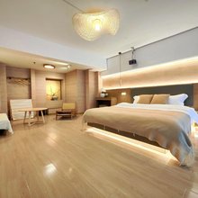 巍澜民宿(大连火车站店)