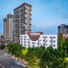 青岛宜居商务酒店(青职学院钱塘江路地铁站店)