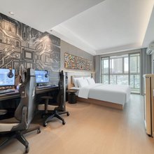 ReMAX热麦电竞民宿(慈溪世纪金源店)