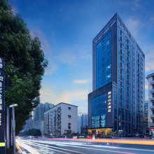 翔云山水酒店(五一广场桂花公园地铁站店)