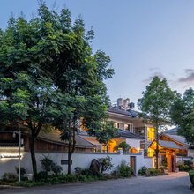 花筑·无问居民宿(腾冲世纪城店)