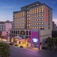 维也纳酒店(深圳观澜观光路富士康店)