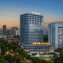 龙猫精灵酒店(南京玄武湖邮电大学店)