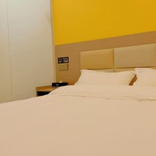 尚辰宾馆(东台火车站店)