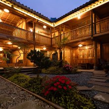 腾冲市乡烟晚渡民宿(东湖公园店)