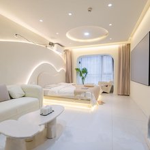 云上洛城观影民宿(珠江路升龙城店)