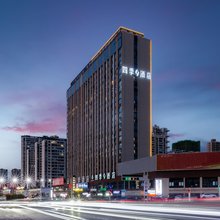 四季S酒店(黔西高铁站店)