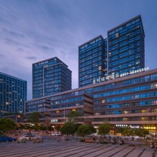 夷州瑞锦酒店(观山湖公园观山西路地铁站店)